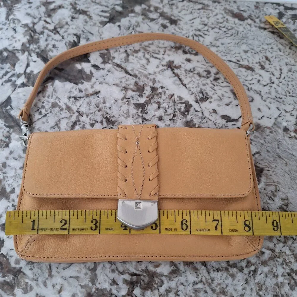 Michael Kors Beige leather purse clutch wristlet‎